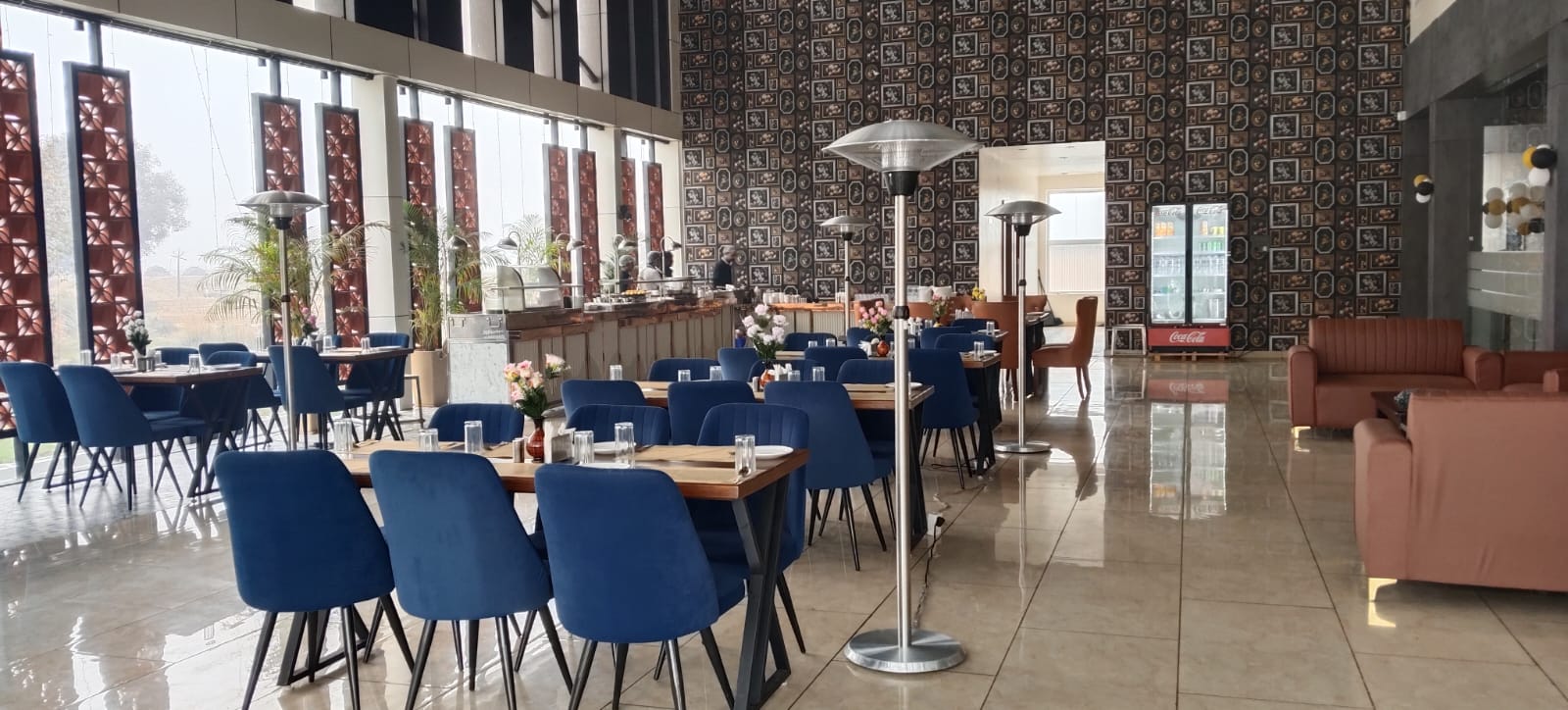 Dinning 04